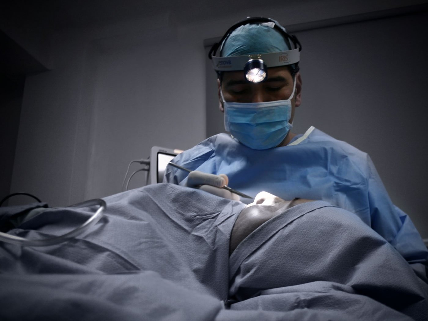 El Salvador Plastic Surgery Doctor Gerardo Flores Lima